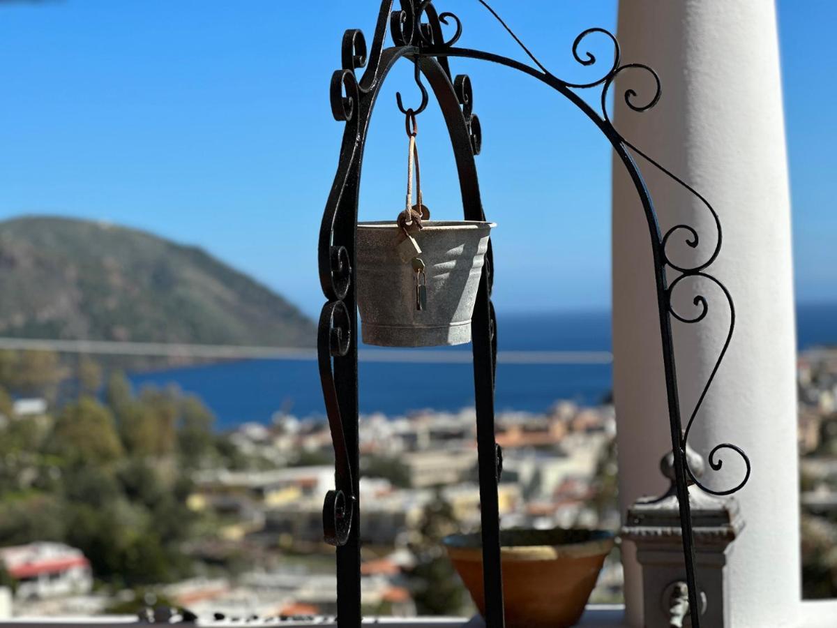 Villa La Milanina Lipari  Exteriör bild