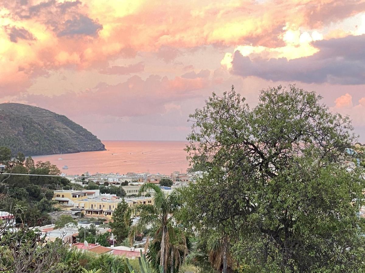 Villa La Milanina Lipari  Exteriör bild