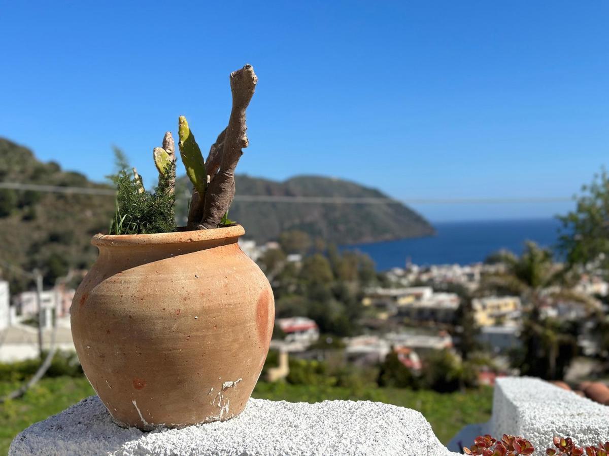 Villa La Milanina Lipari  Exteriör bild