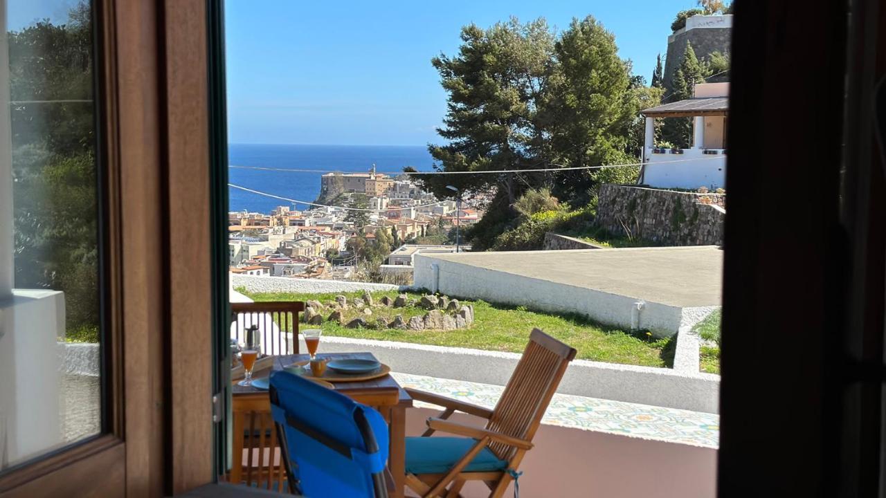 Villa La Milanina Lipari  Exteriör bild