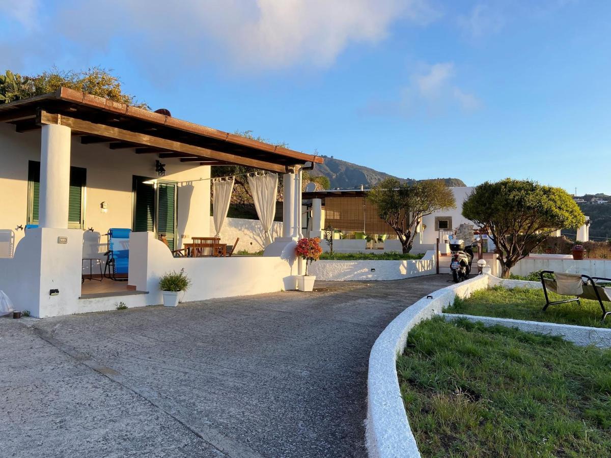 Villa La Milanina Lipari  Exteriör bild