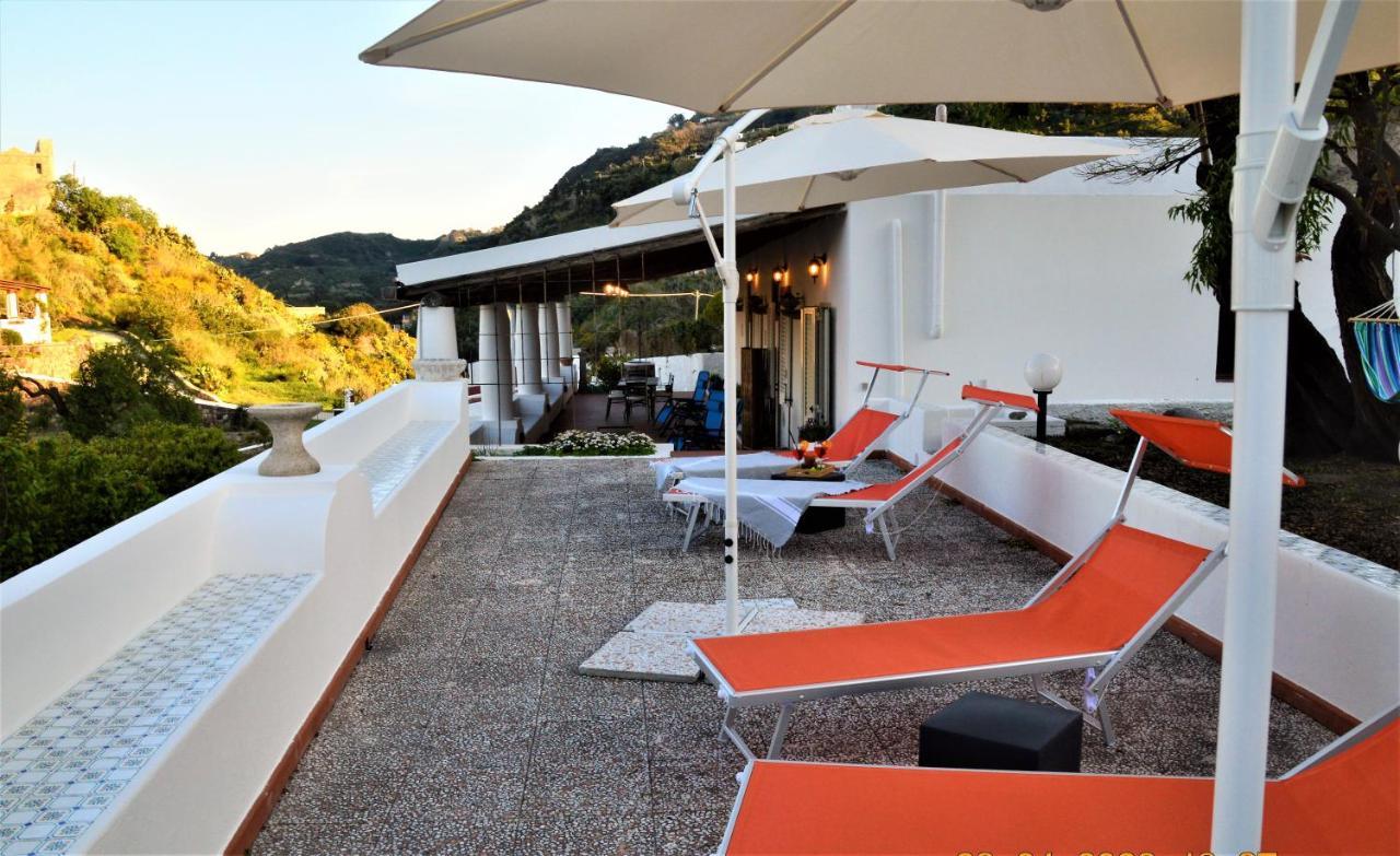 Villa La Milanina Lipari  Exteriör bild