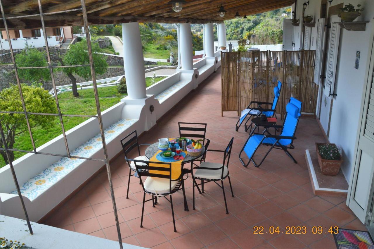 Villa La Milanina Lipari  Exteriör bild