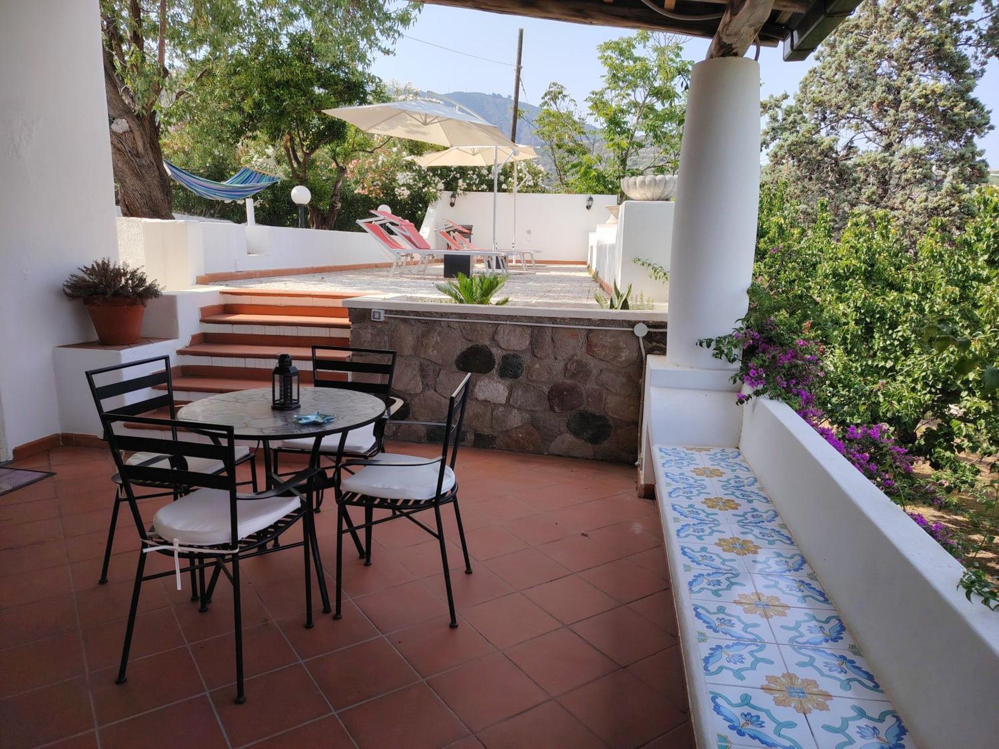 Villa La Milanina Lipari  Exteriör bild